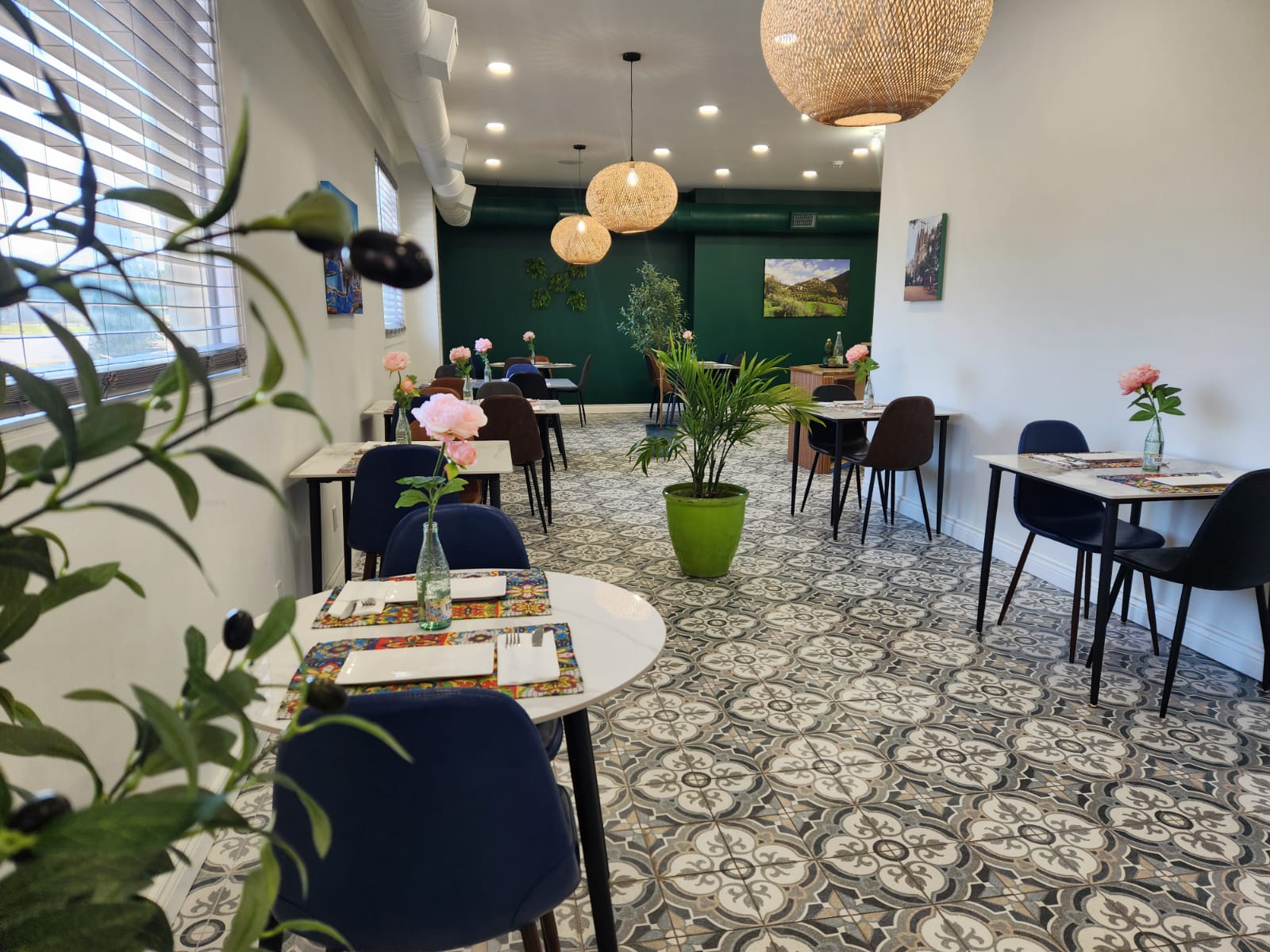 slider image slider_item_J9jYB7